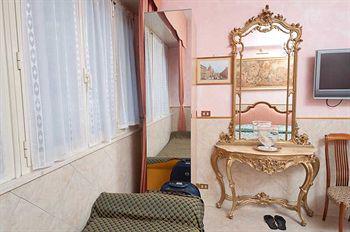 Babri Simim Taj Bed and breakfast 3*